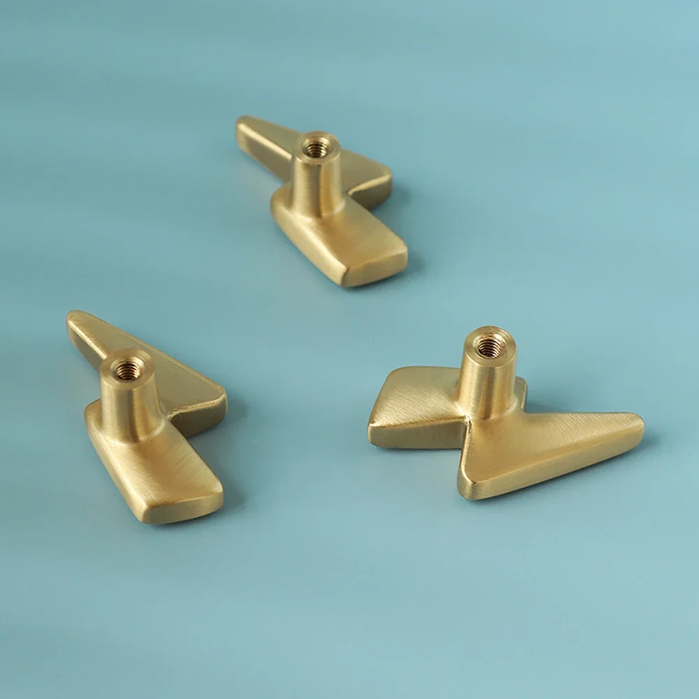 Perillas de gabinete de latón  - Unique Furniture Hardware Pulls reseña y precio