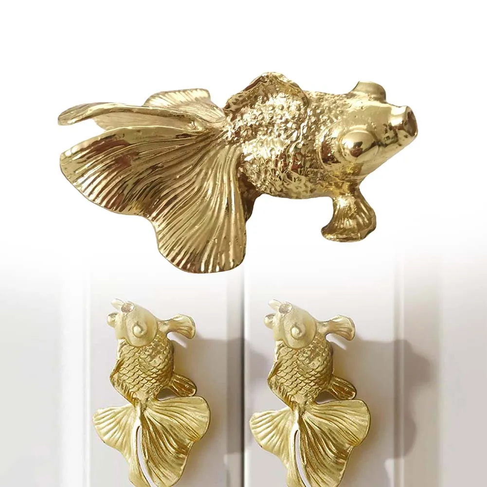 Perilla de pez dorado de latón - Unique Furniture Hardware Pulls reseña y precio