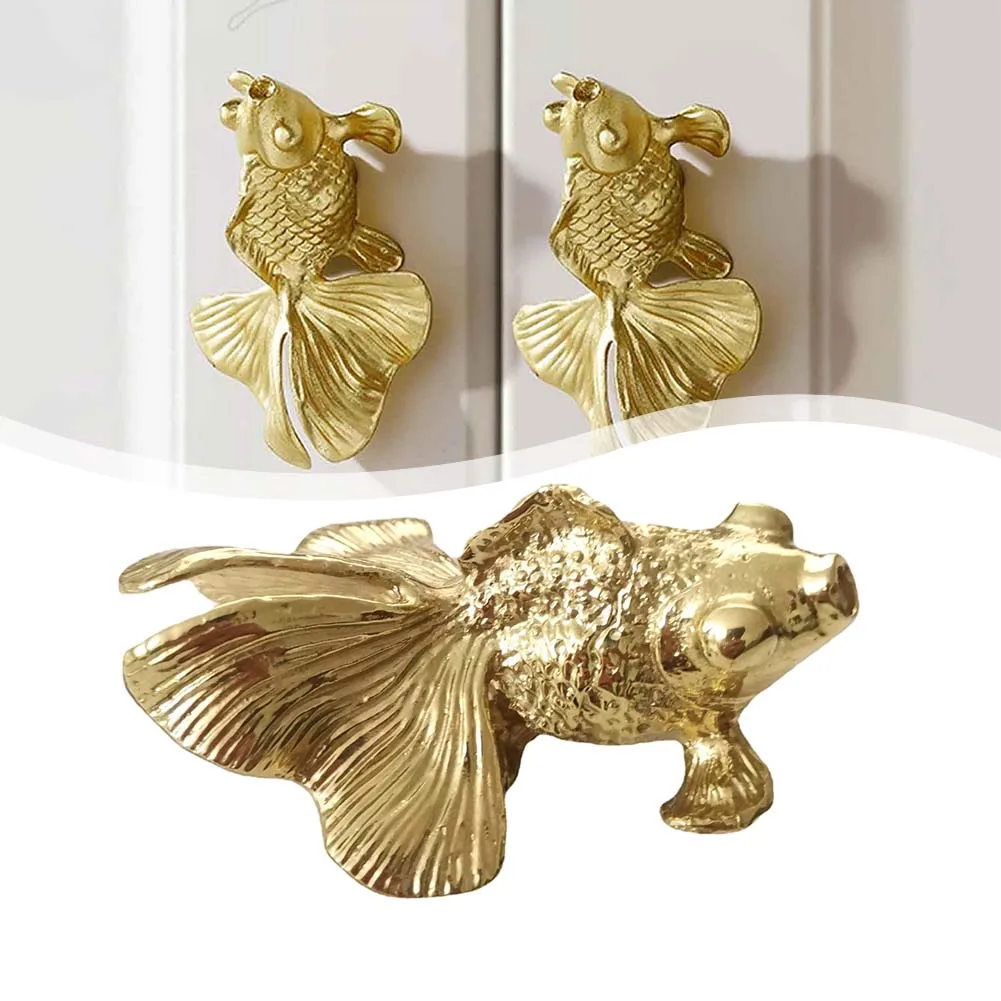 Perilla de pez dorado de latón - Unique Furniture Hardware Pulls reseña y precio